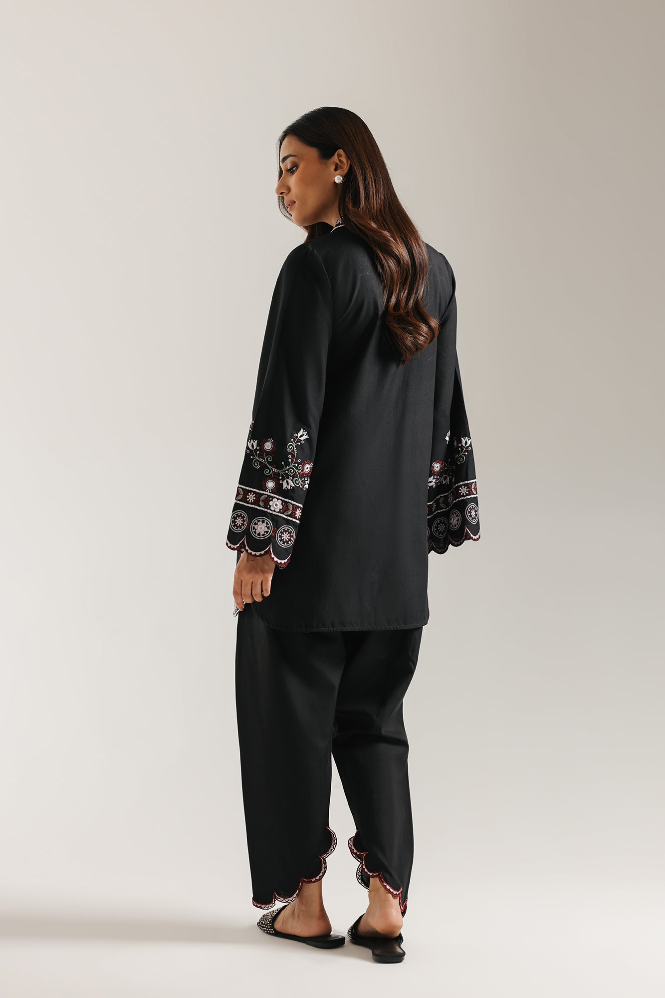 EMBROIDERED SUIT (E6653/102/901) - Image 3