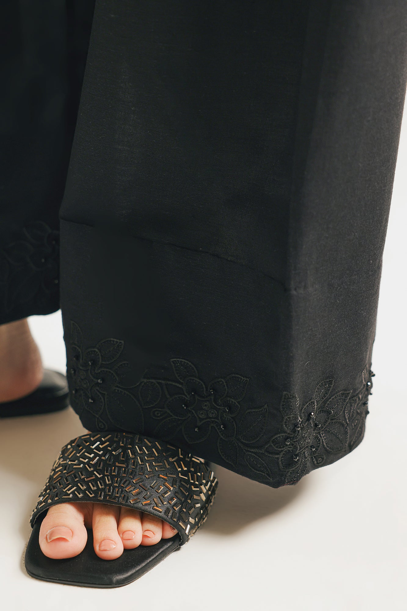 FARSHI SHALWAR (E6654/102/901) - Image 4