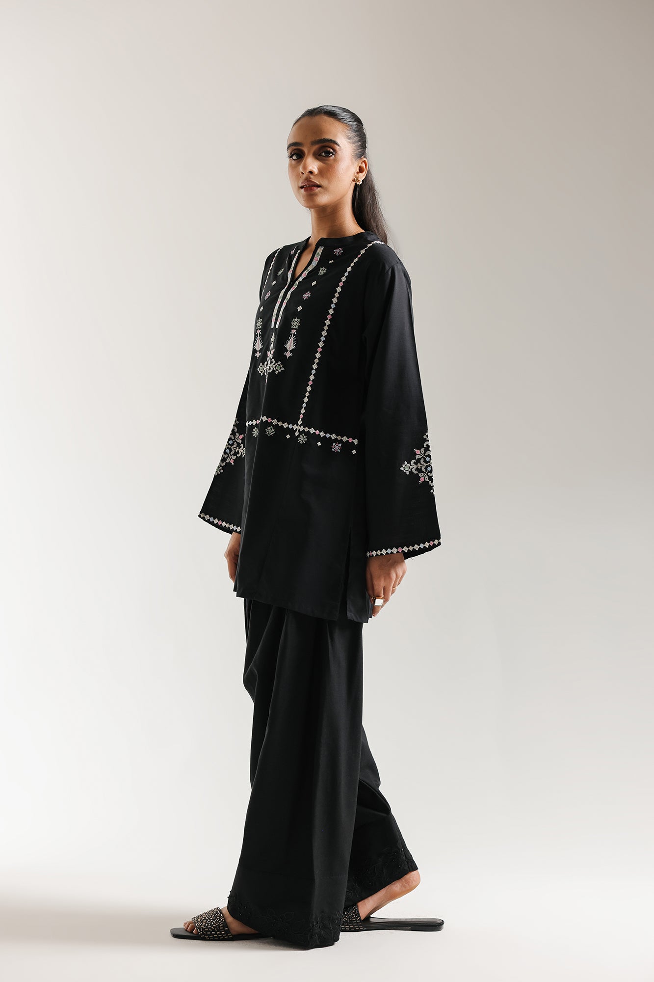 EMBROIDERED KURTI (E6656/102/902) - Image 3