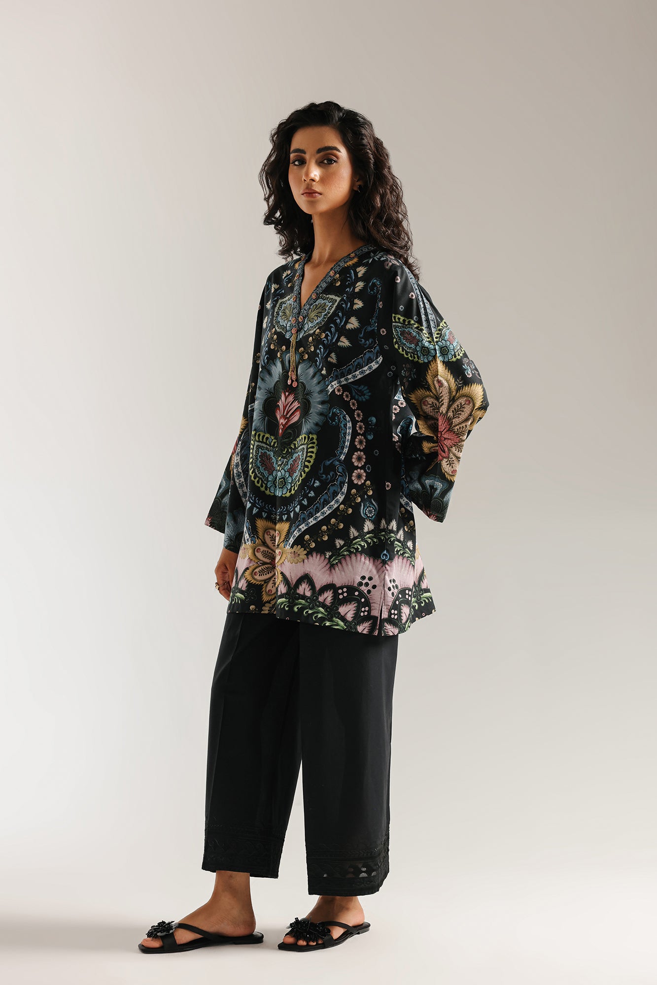 PRINTED KURTI (E6670/102/901) - Image 3