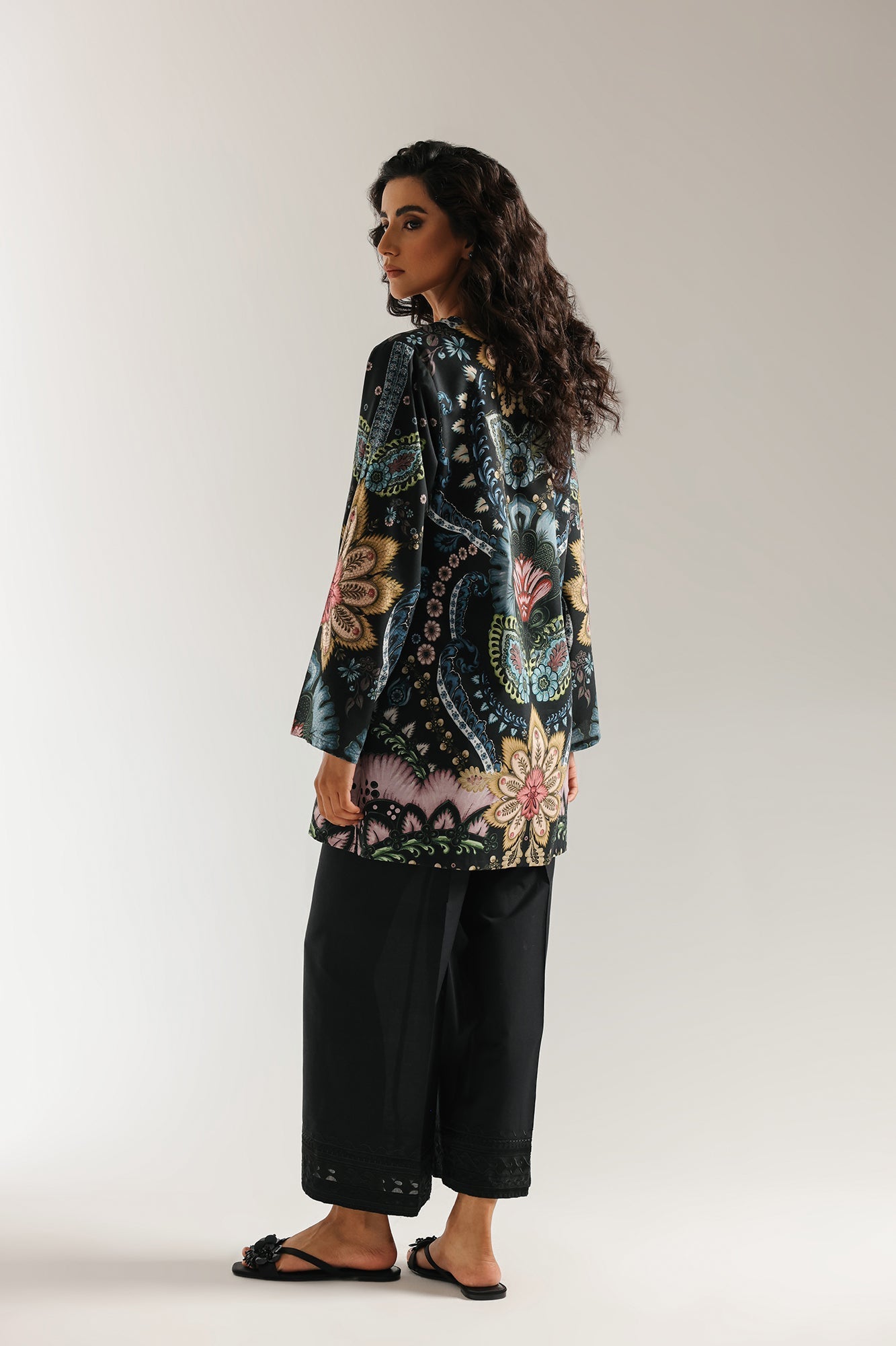 PRINTED KURTI (E6670/102/901) - Image 4