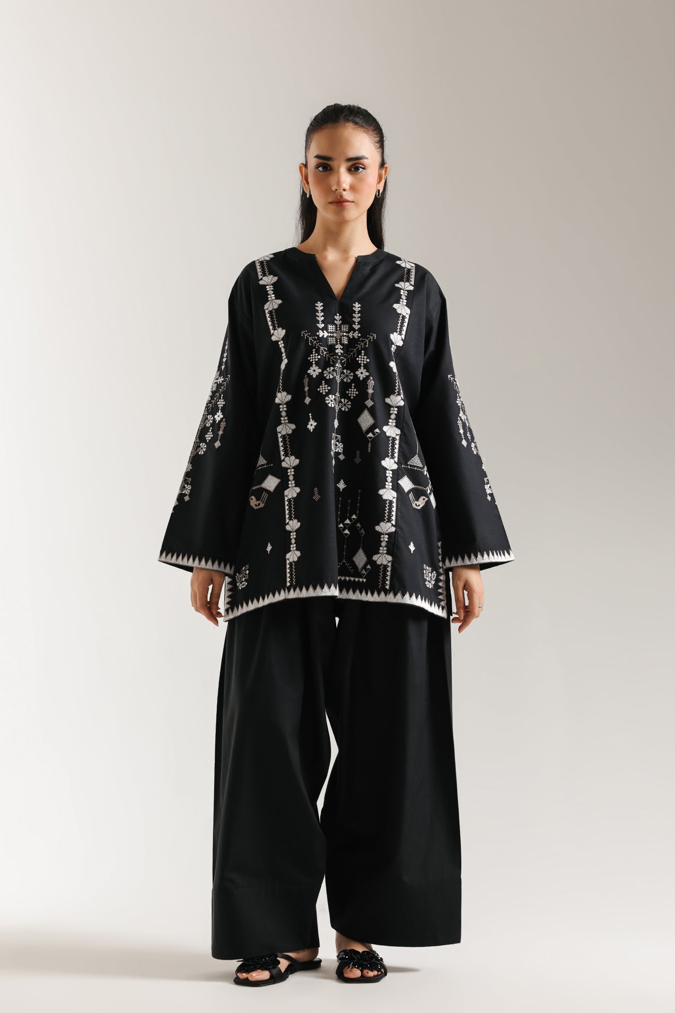 EMBROIDERED KURTI (E6674/102/902) - Image 2