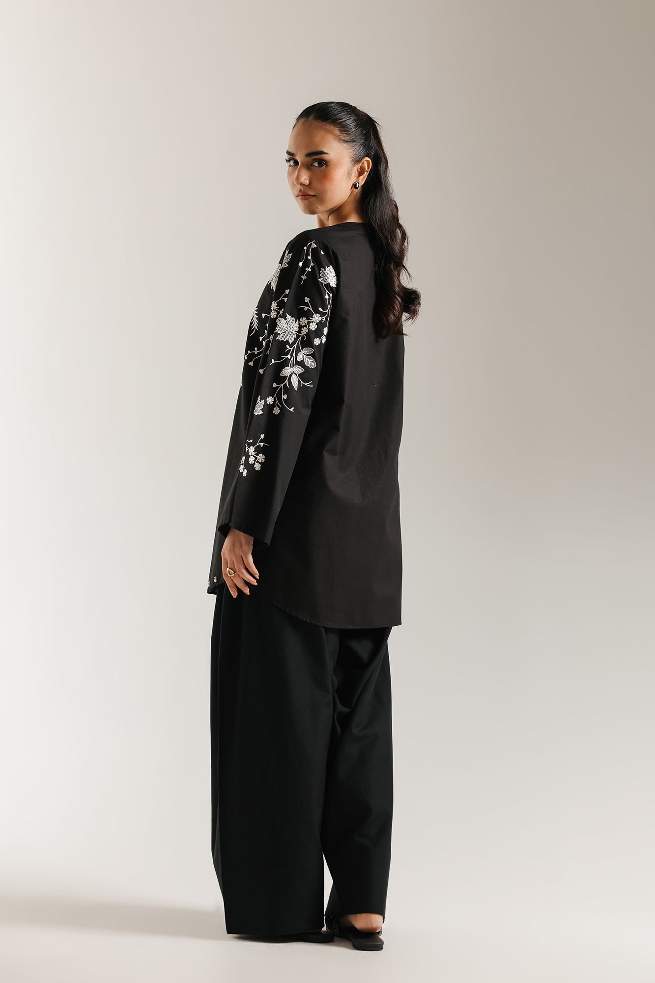 EMBROIDERED SHIRT (E6968/102/901) - Image 4