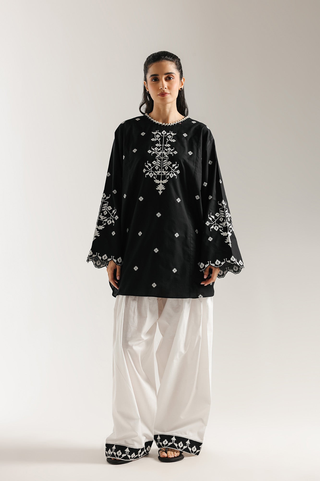 EMBROIDERED SUIT (E6971/102/901) - Image 2