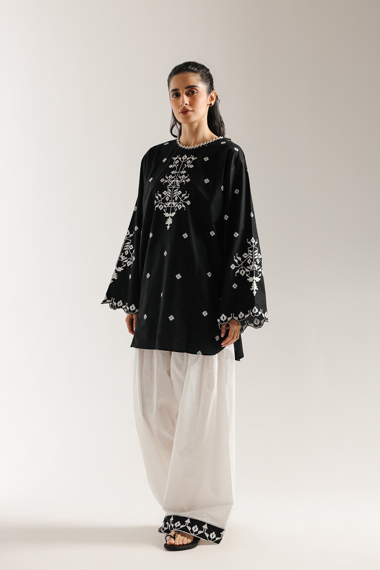 EMBROIDERED SUIT (E6971/102/901) - Image 3