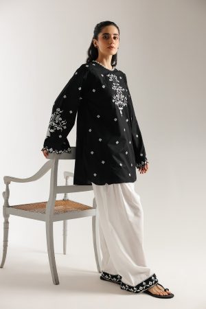 EMBROIDERED SUIT (E6971/102/901)