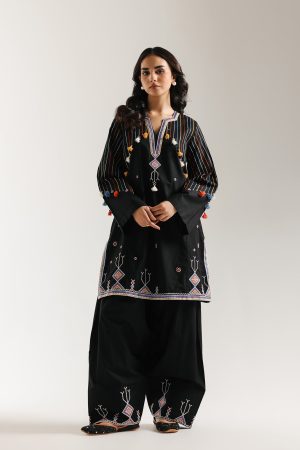 EMBROIDERED SUIT (E6975/102/902)