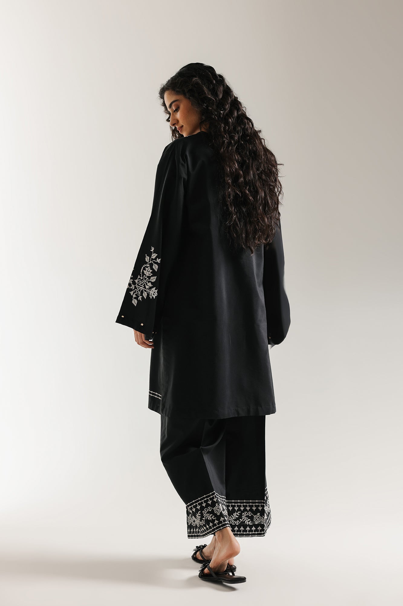 EMBROIDERED SUIT (E6979/102/901) - Image 4