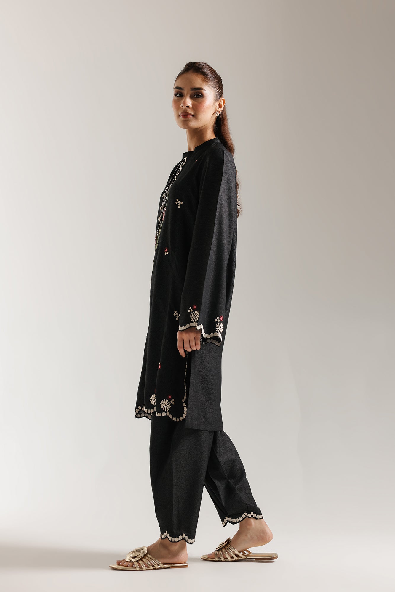 EMBROIDERED SUIT (E6999/102/902) - Image 2