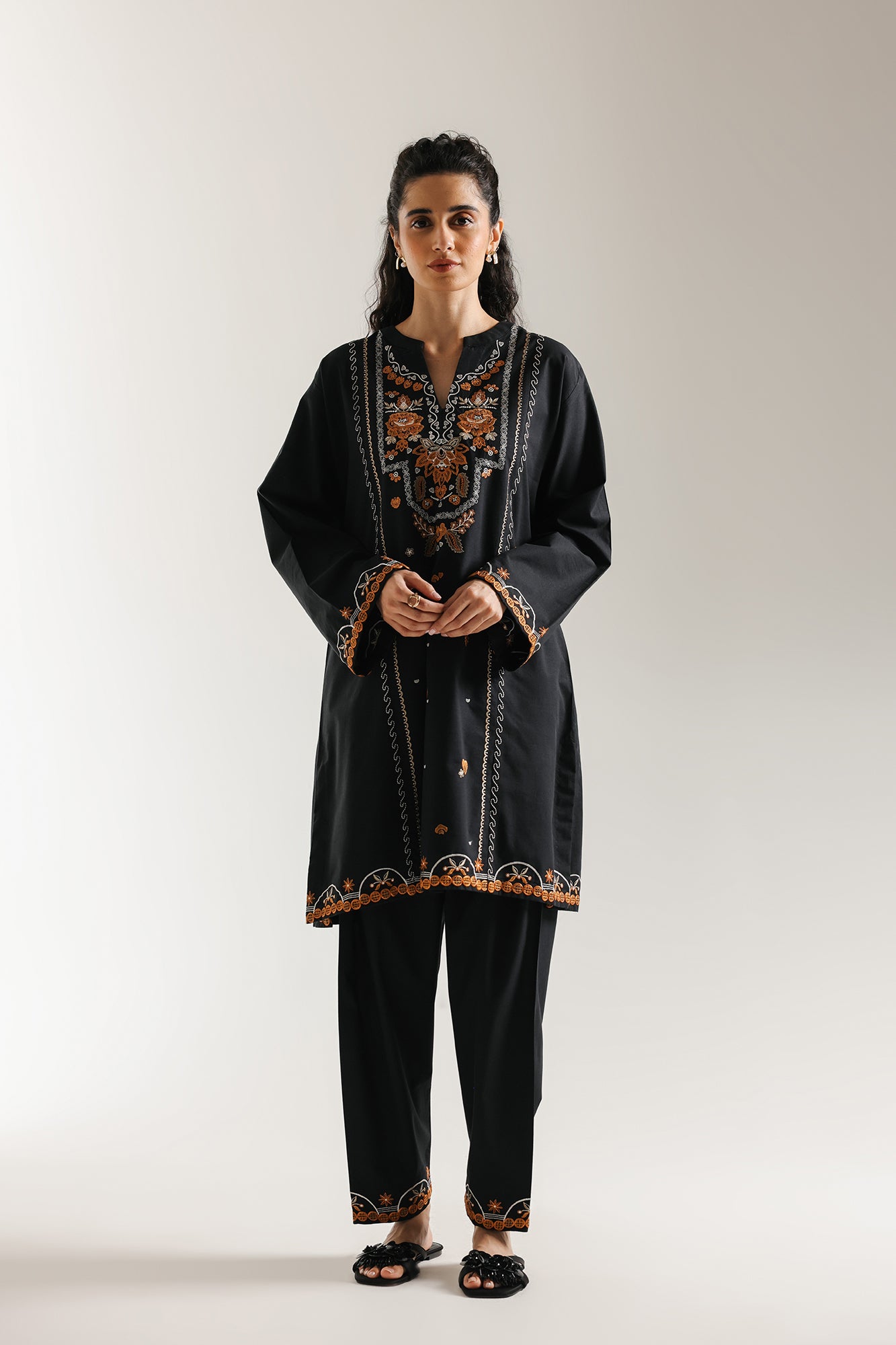 EMBROIDERED SUIT (E7004/102/902) - Image 2