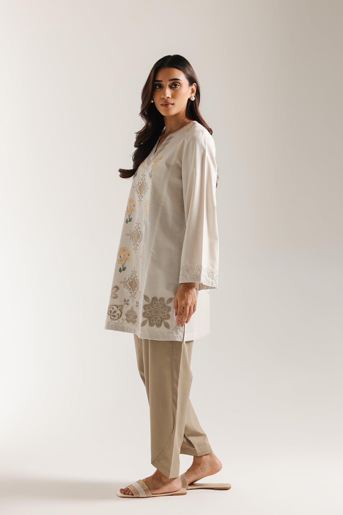 EMBROIDERED SUIT (E7005/102/002) - Image 2