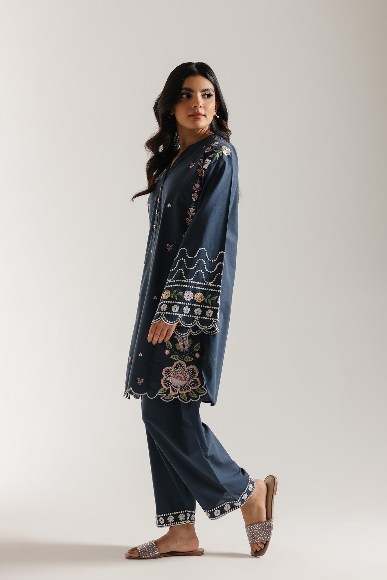 EMBROIDERED SUIT (E7006/102/622) - Image 3