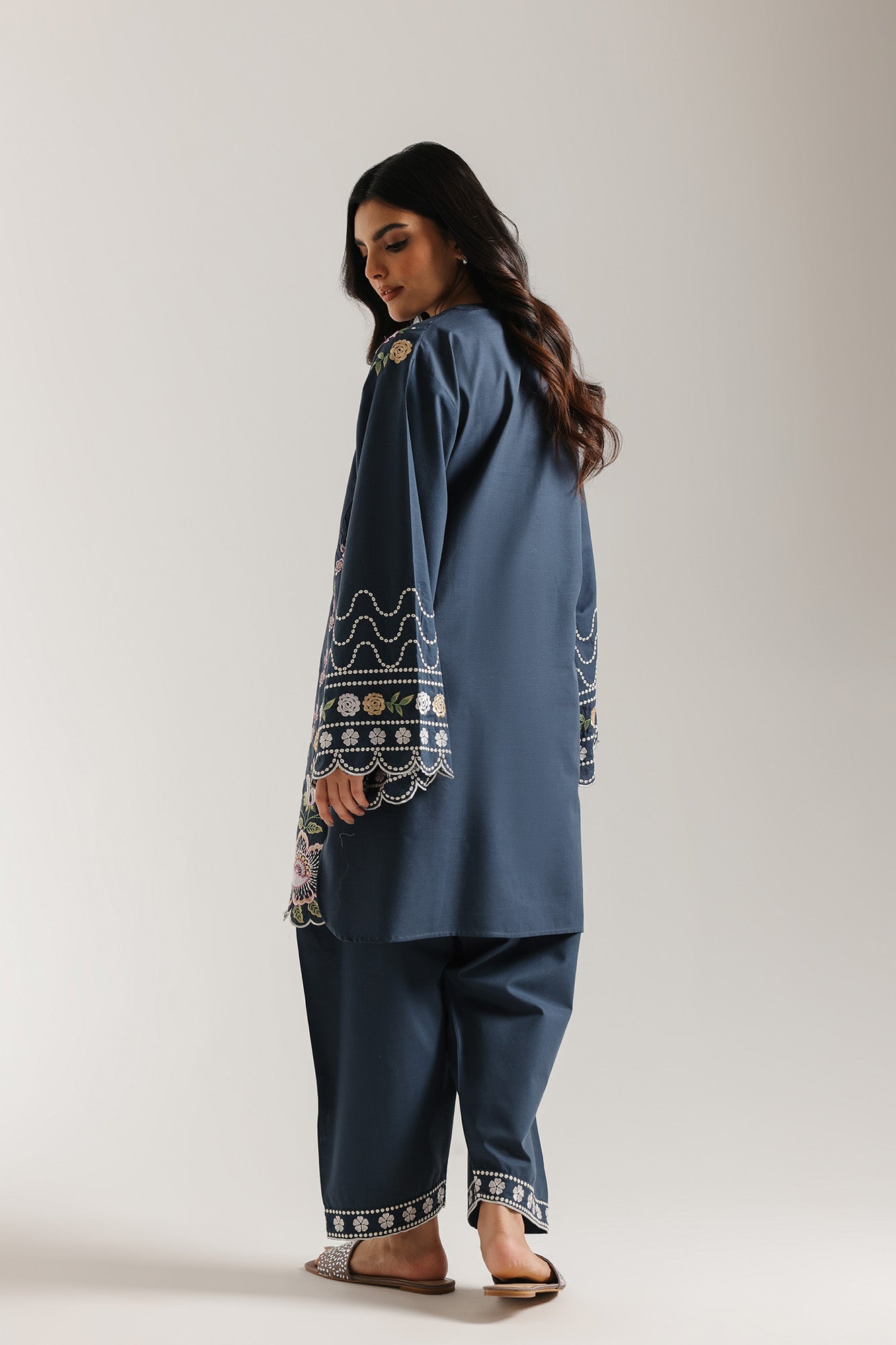 EMBROIDERED SUIT (E7006/102/622) - Image 4