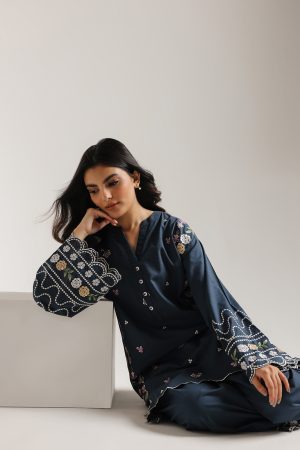 EMBROIDERED SUIT (E7006/102/622)