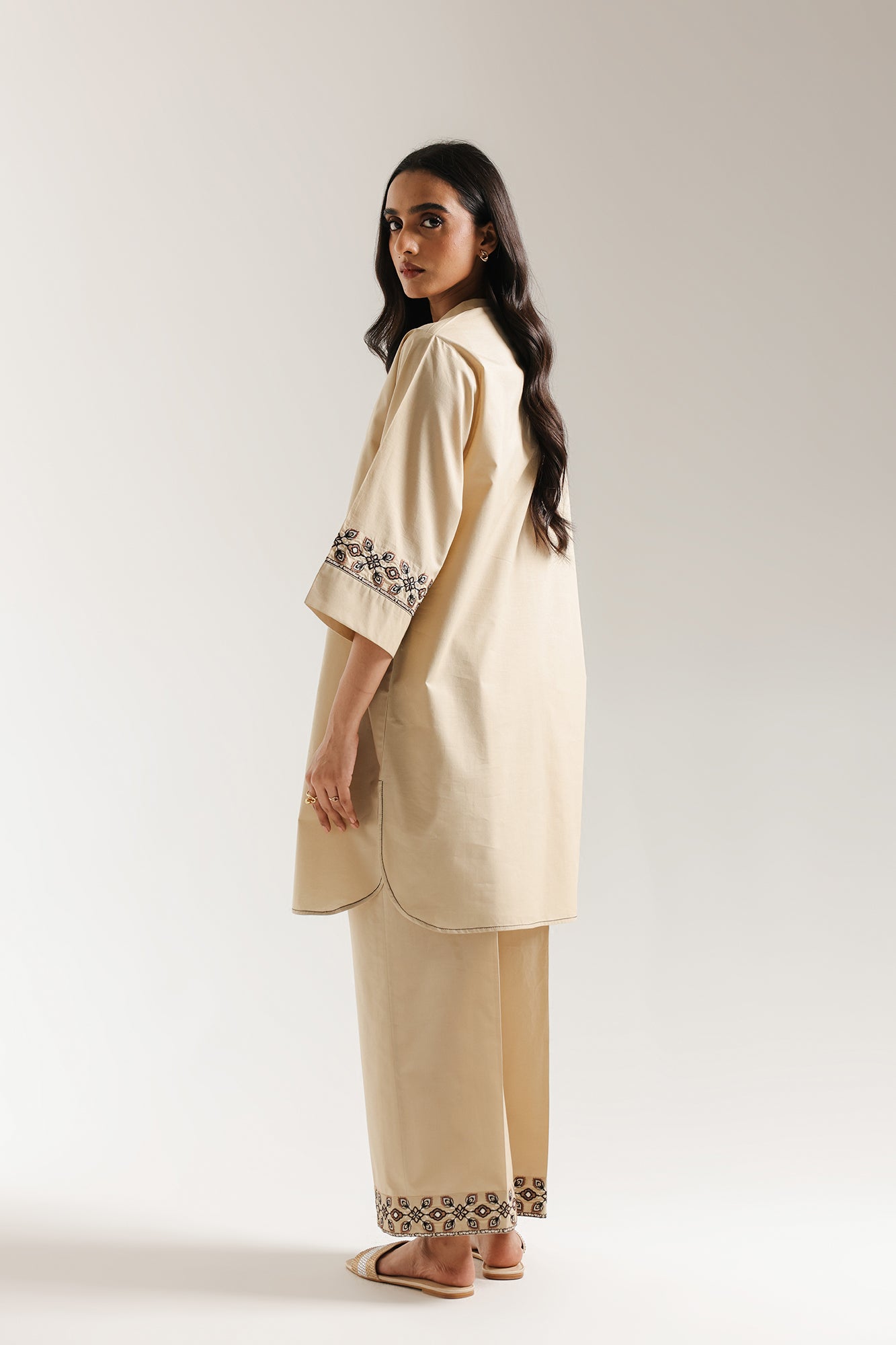 EMBROIDERED SUIT (E7009/102/112) - Image 3