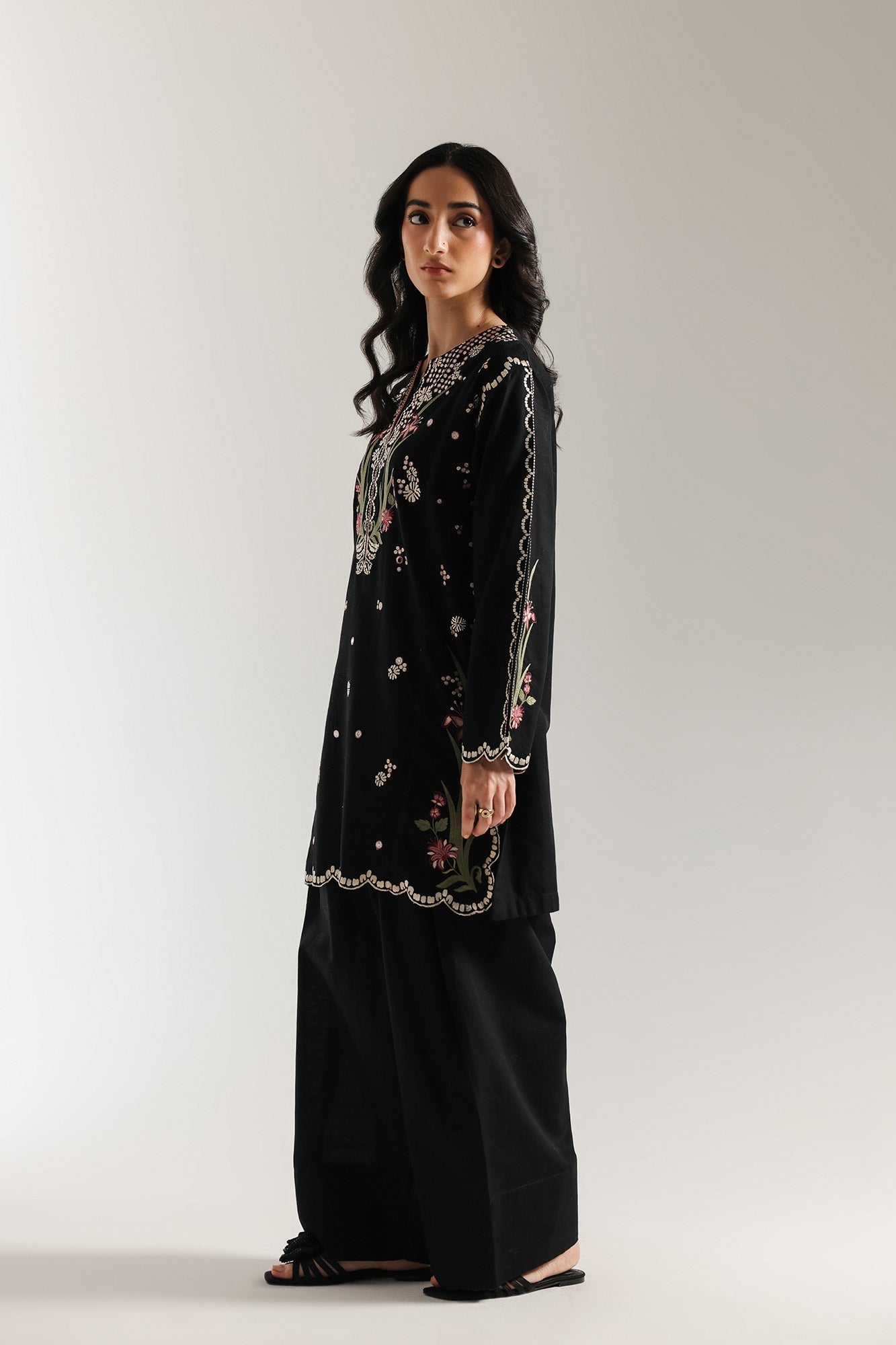EMBROIDERED SUIT (E7037/102/902) - Image 3