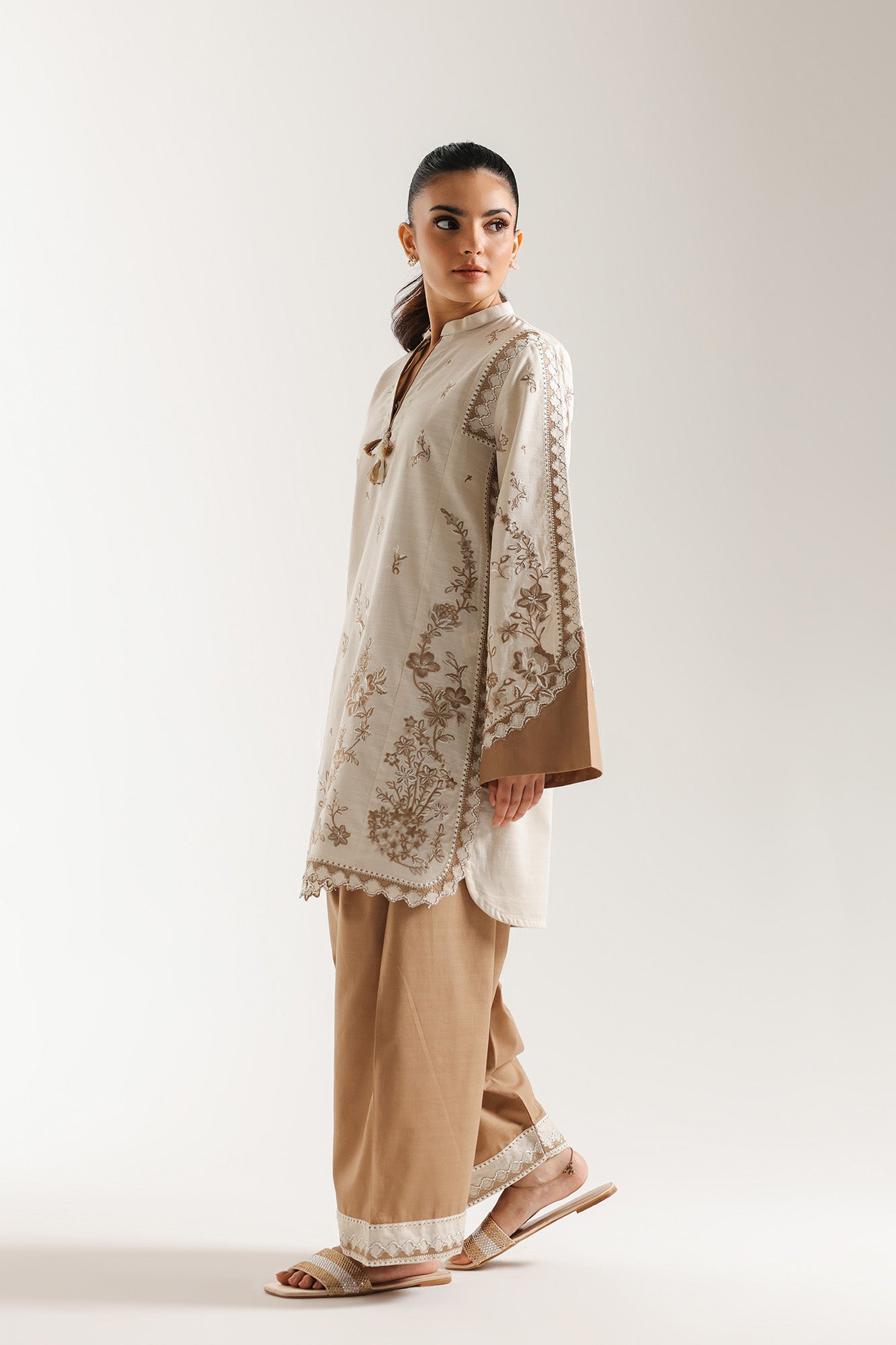 EMBROIDERED SUIT (E7040/102/003) - Image 3