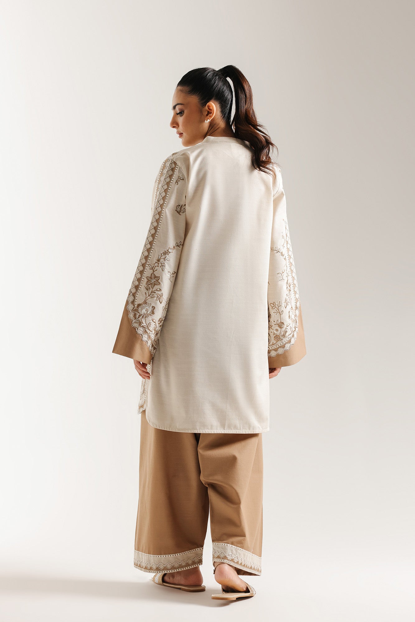 EMBROIDERED SUIT (E7040/102/003) - Image 4