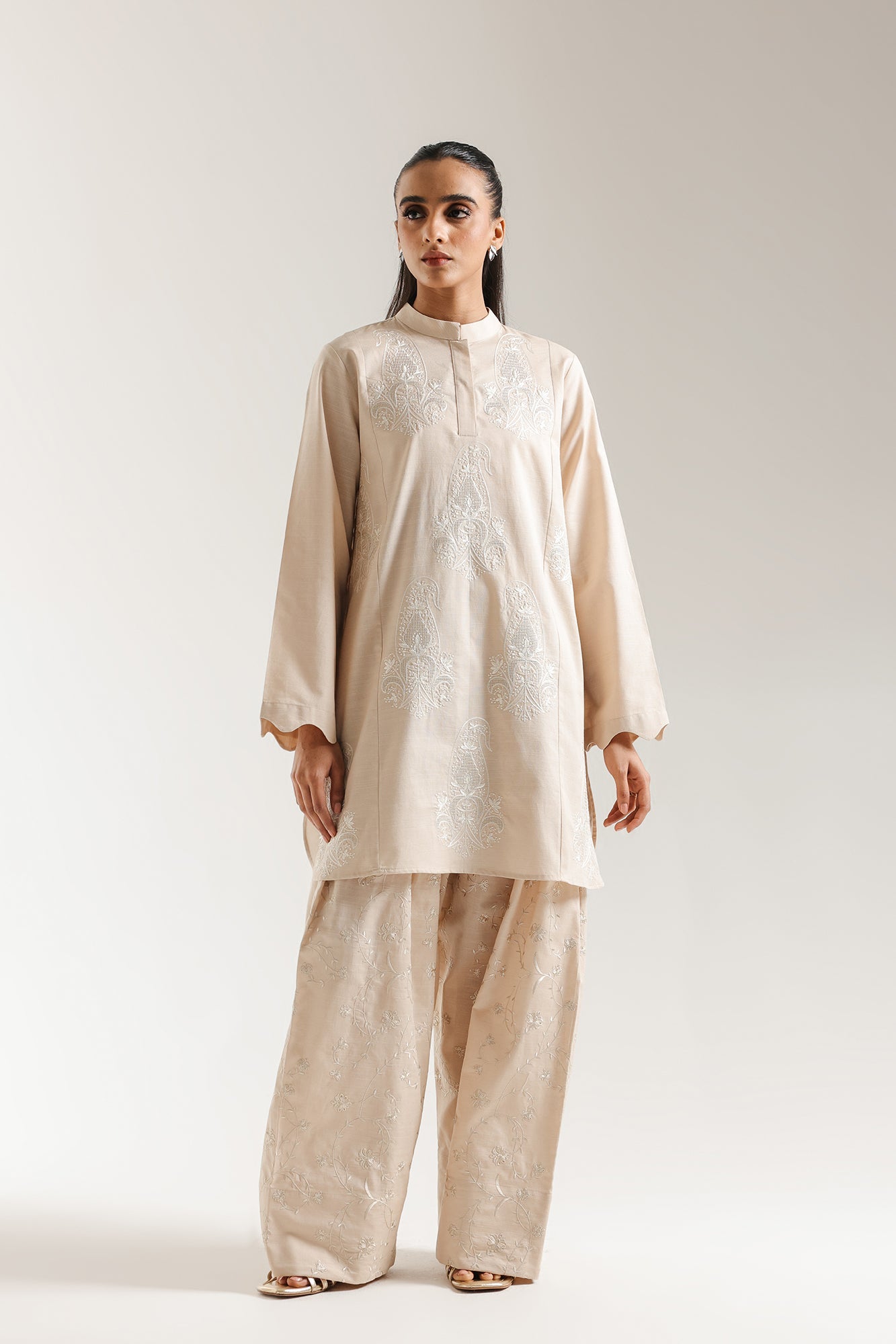 EMBROIDERED SUIT (E7042/102/002) - Image 2