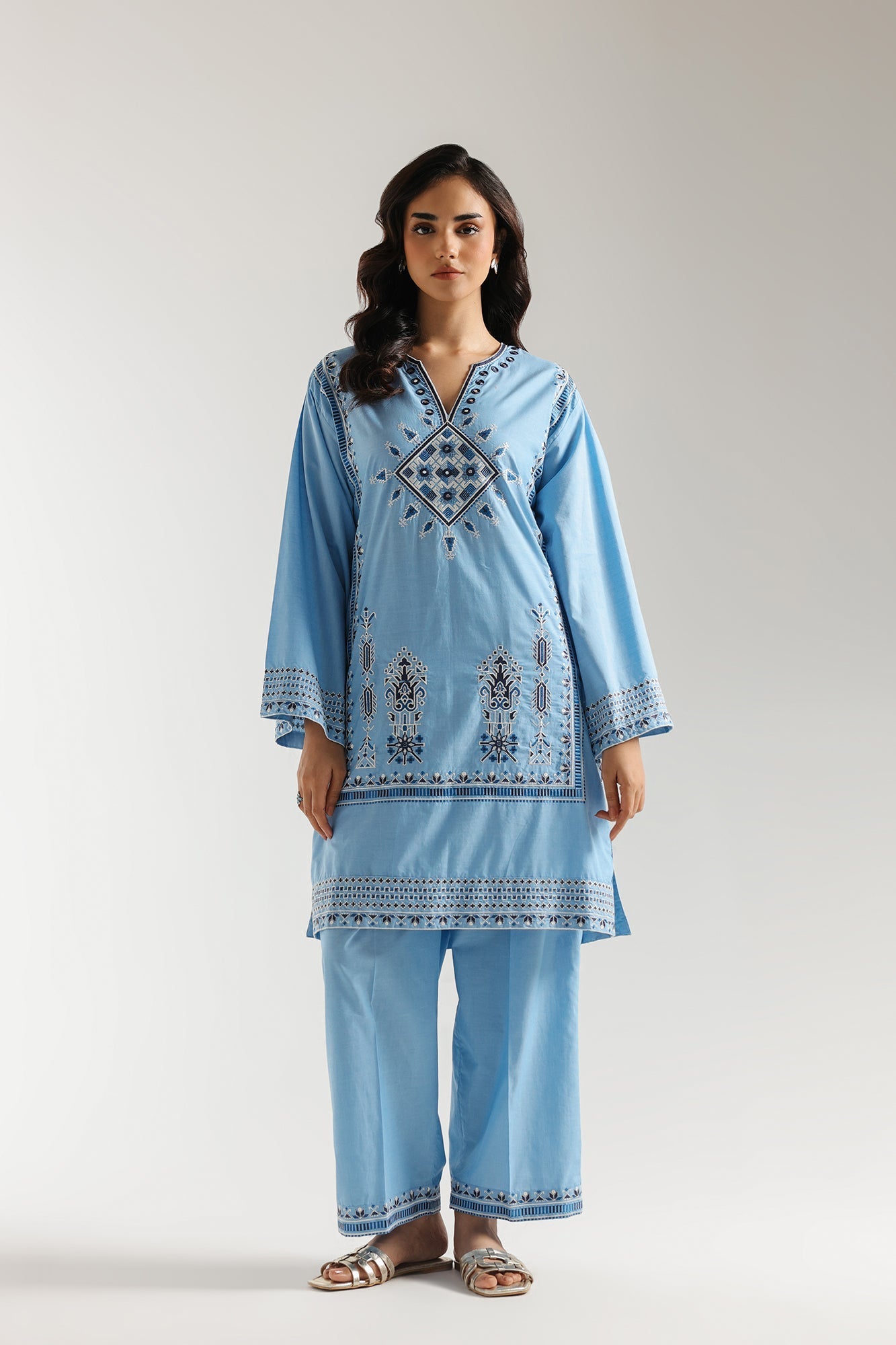 EMBROIDERED SUIT (E7152/102/636) - Image 2