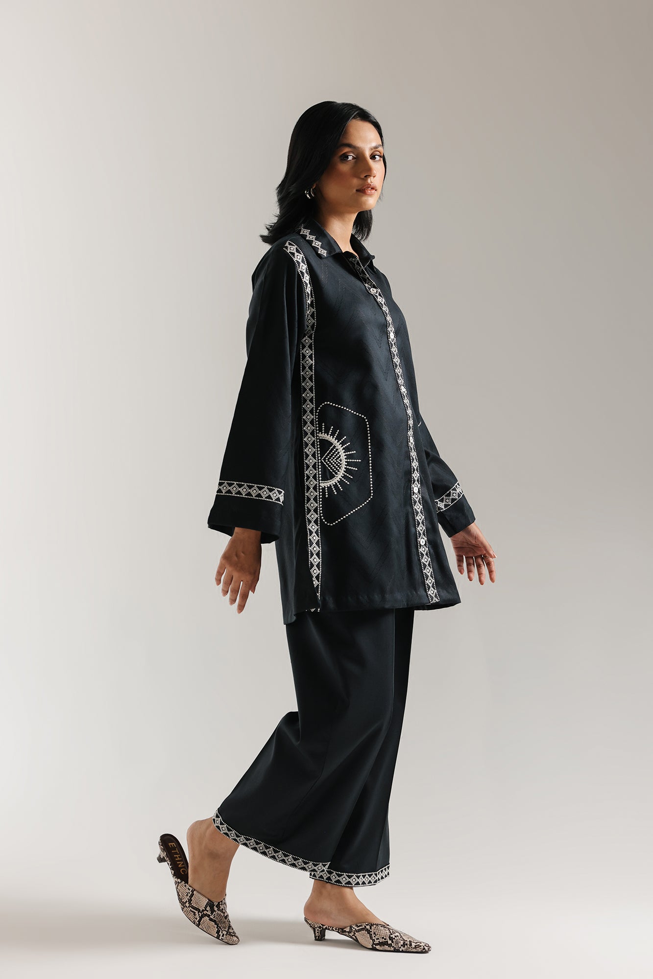 EMBROIDERED SUIT (E7217/102/902) - Image 3