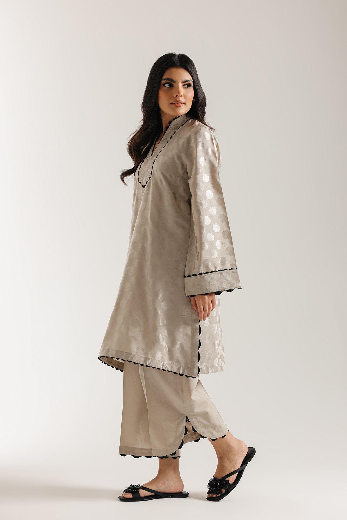 EMBROIDERED SUIT (E7233/102/006) - Image 2