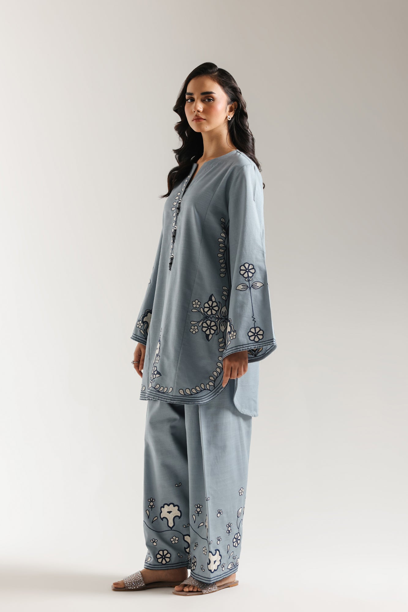 EMBROIDERED SUIT (E7237/102/628) - Image 3