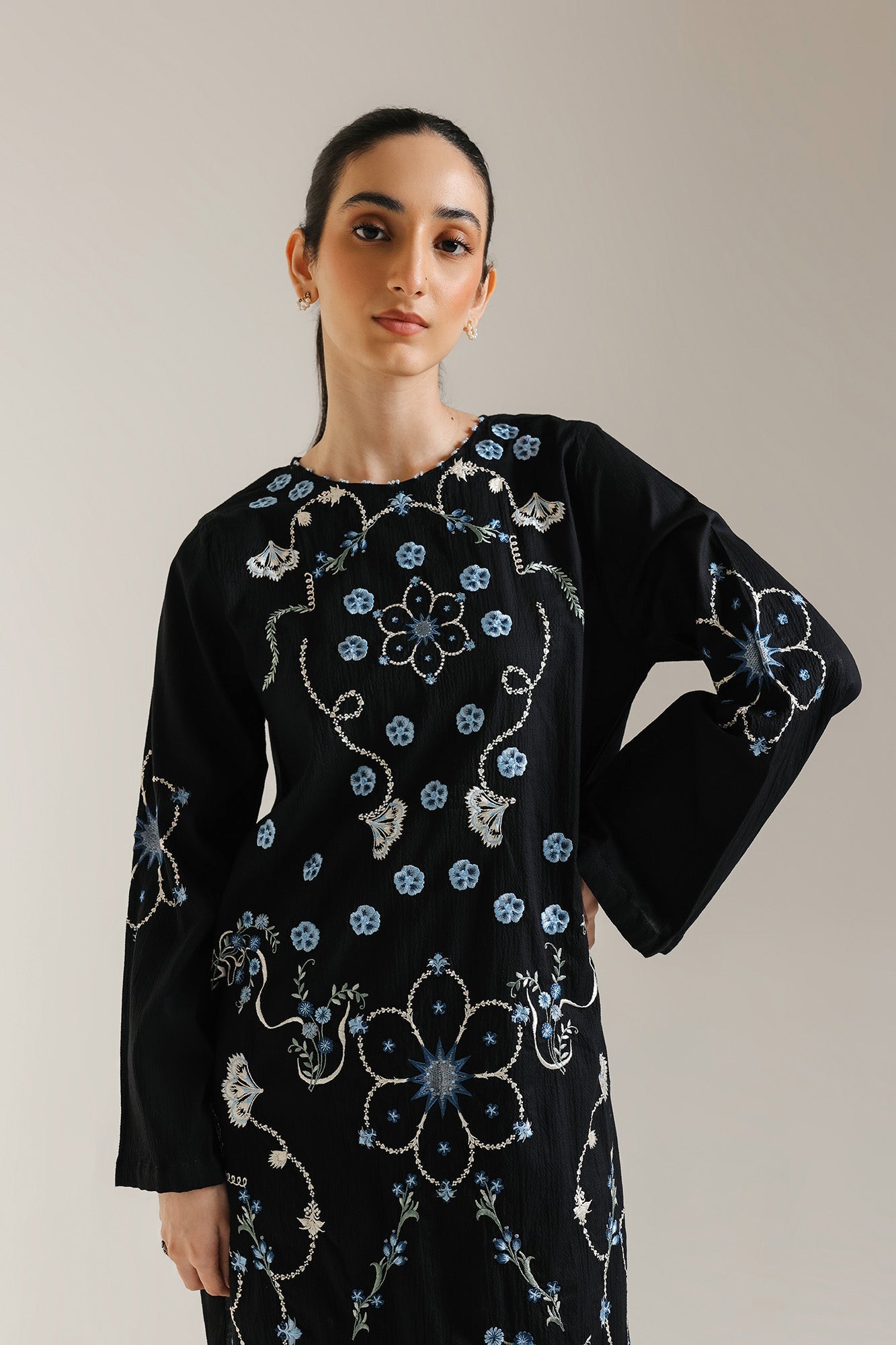 EMBROIDERED SUIT (S7E6392/102/902) - Image 5