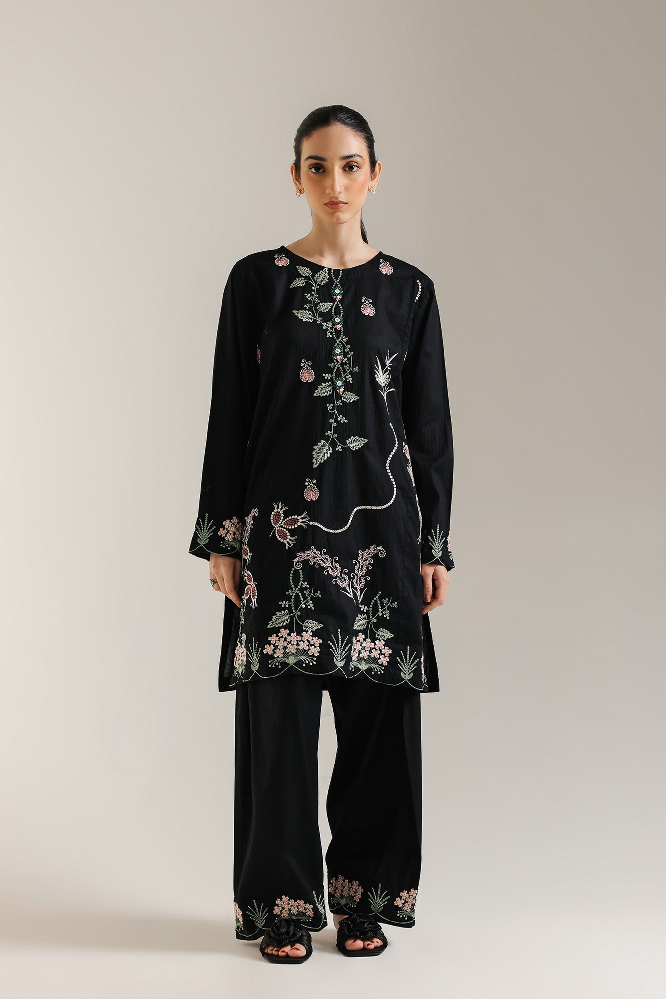 EMBROIDERED SUIT (S7E6393/102/902) - Image 2