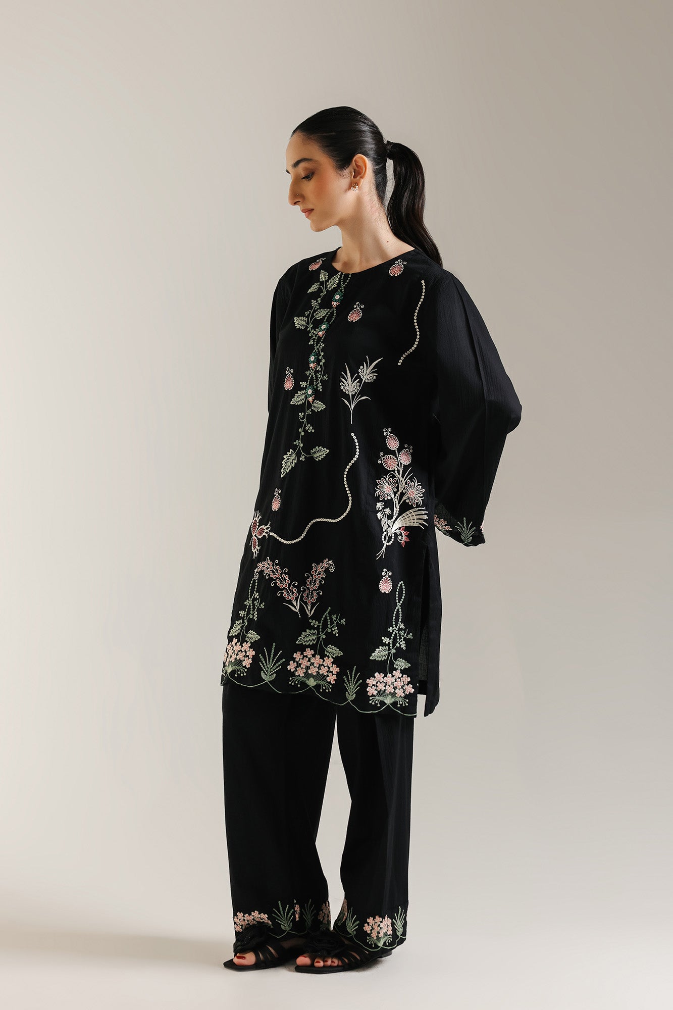 EMBROIDERED SUIT (S7E6393/102/902) - Image 3