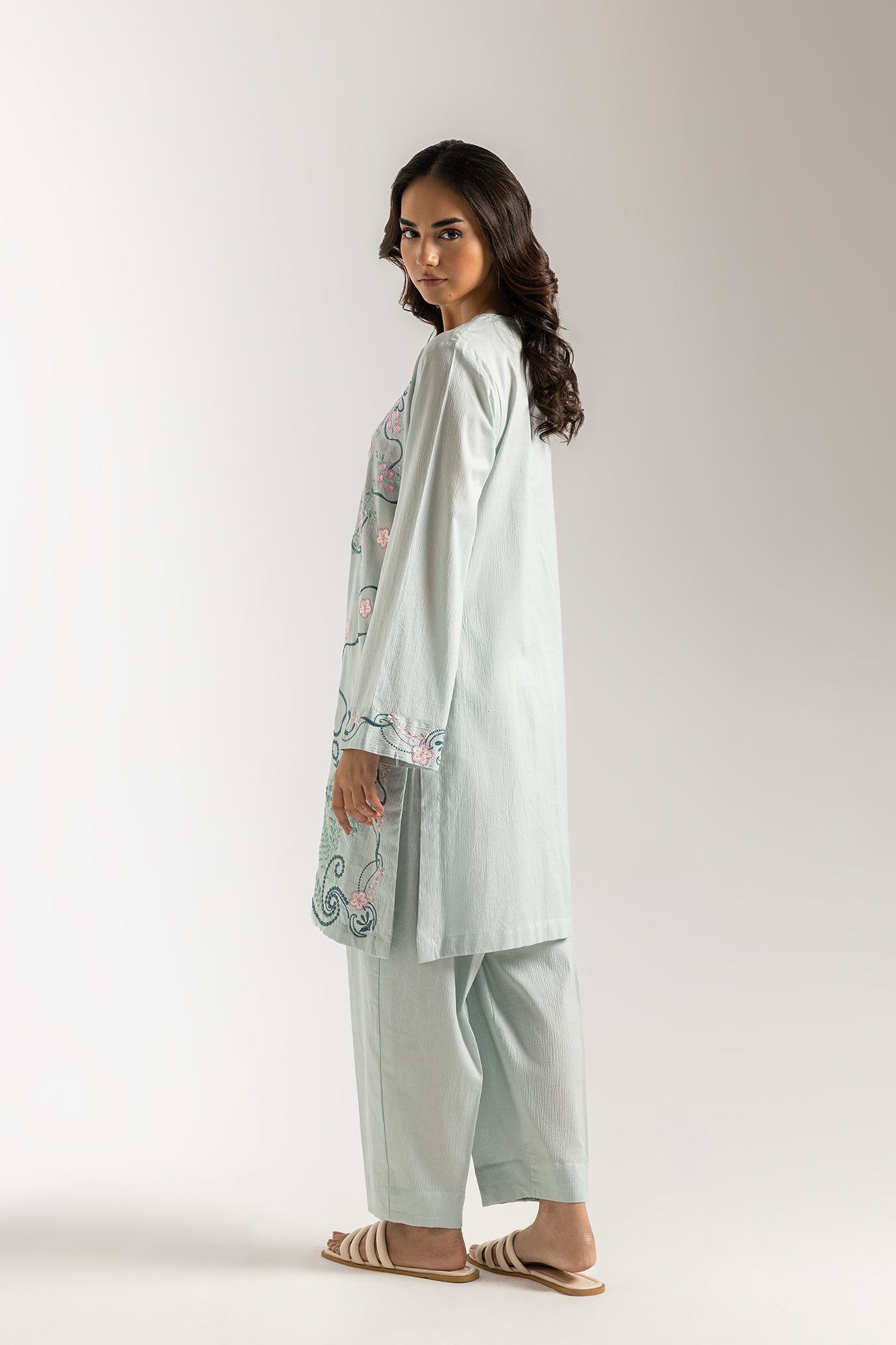 EMBROIDERED SUIT (S7E6394/102/722) - Image 4