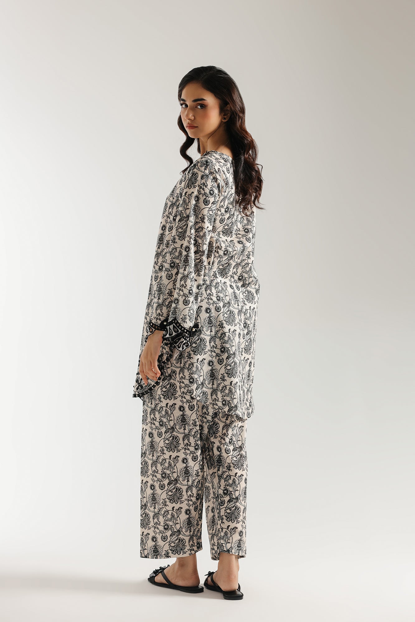 EMBROIDERED SUIT (S8E6323/102/003) - Image 4