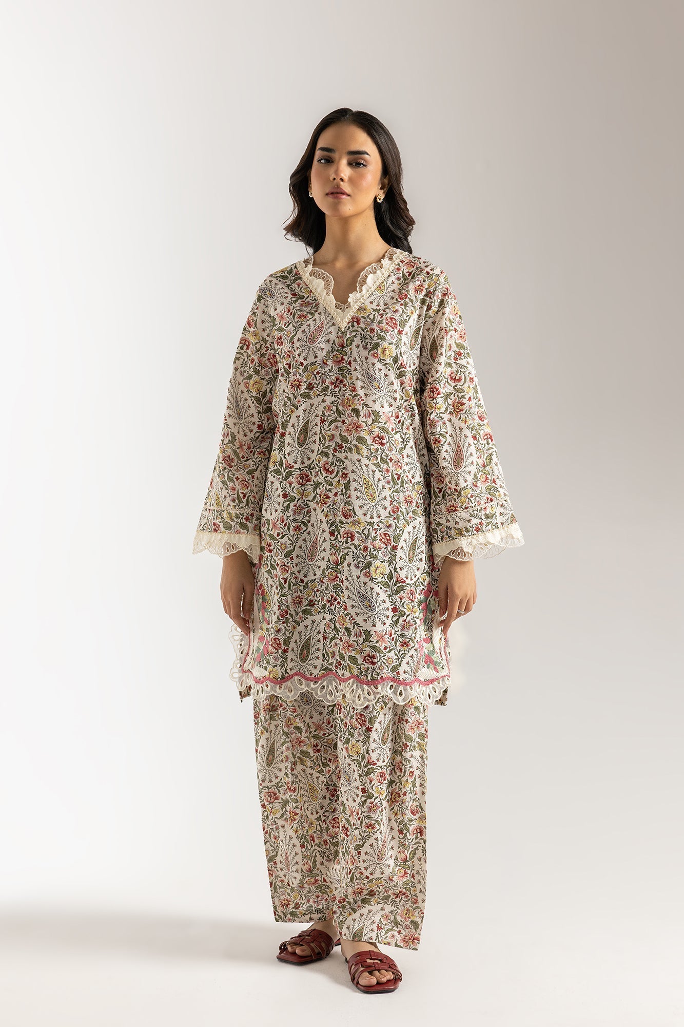 EMBROIDERED SUIT (S8E6396/102/002) - Image 2