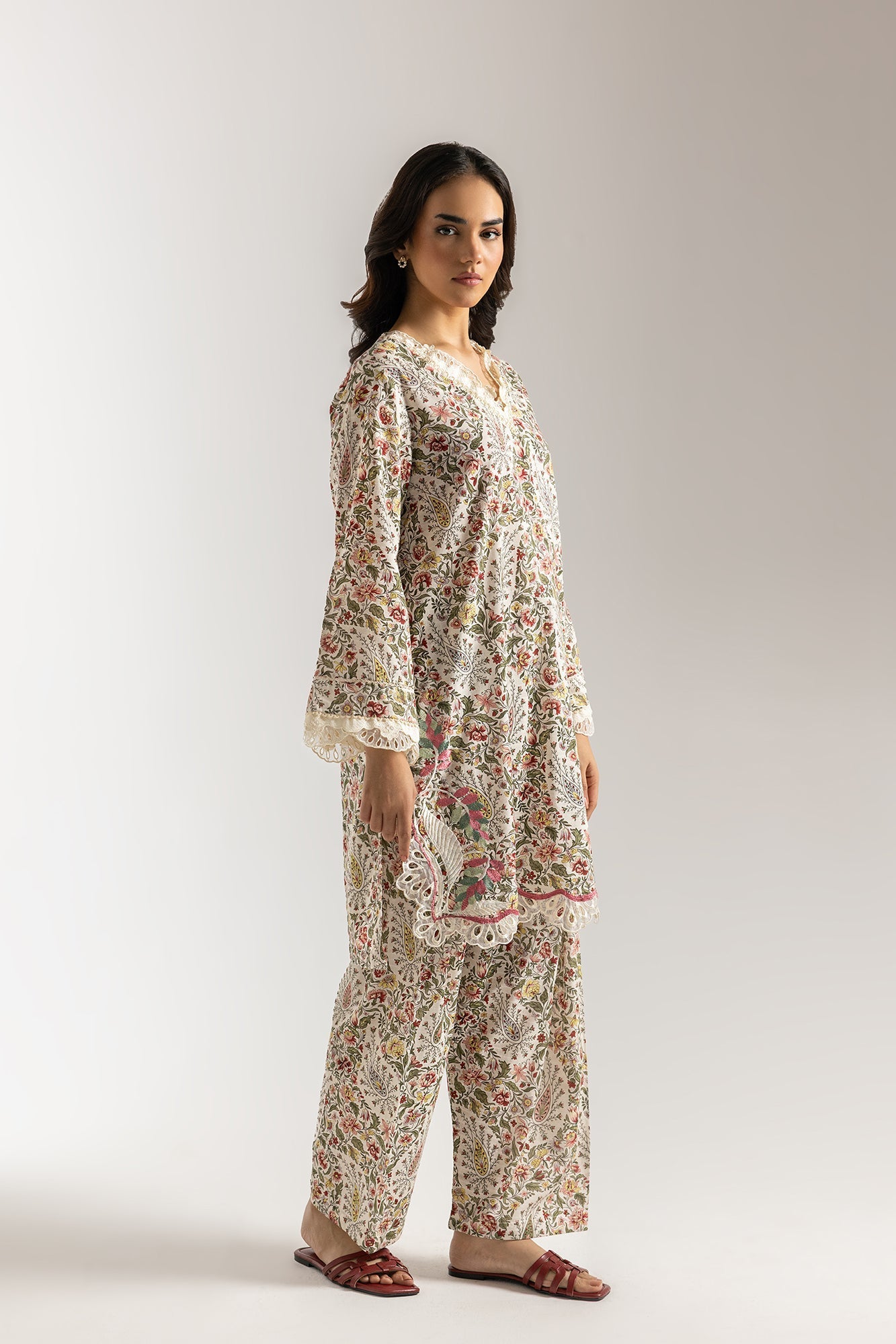 EMBROIDERED SUIT (S8E6396/102/002) - Image 3
