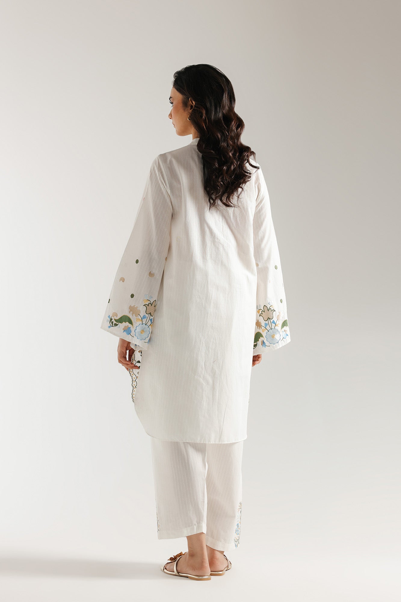 EMBROIDERED SUIT (S8E6545/102/003) - Image 4