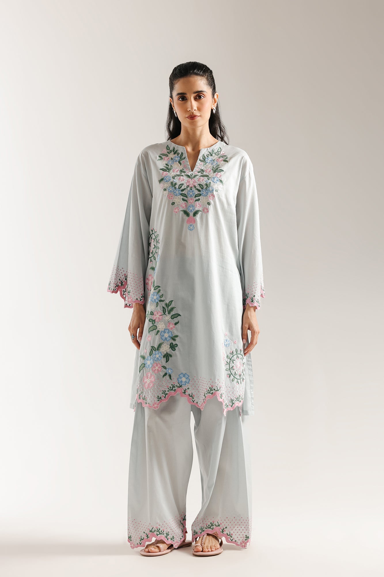 EMBROIDERED SUIT (S9E6547/102/617) - Image 2