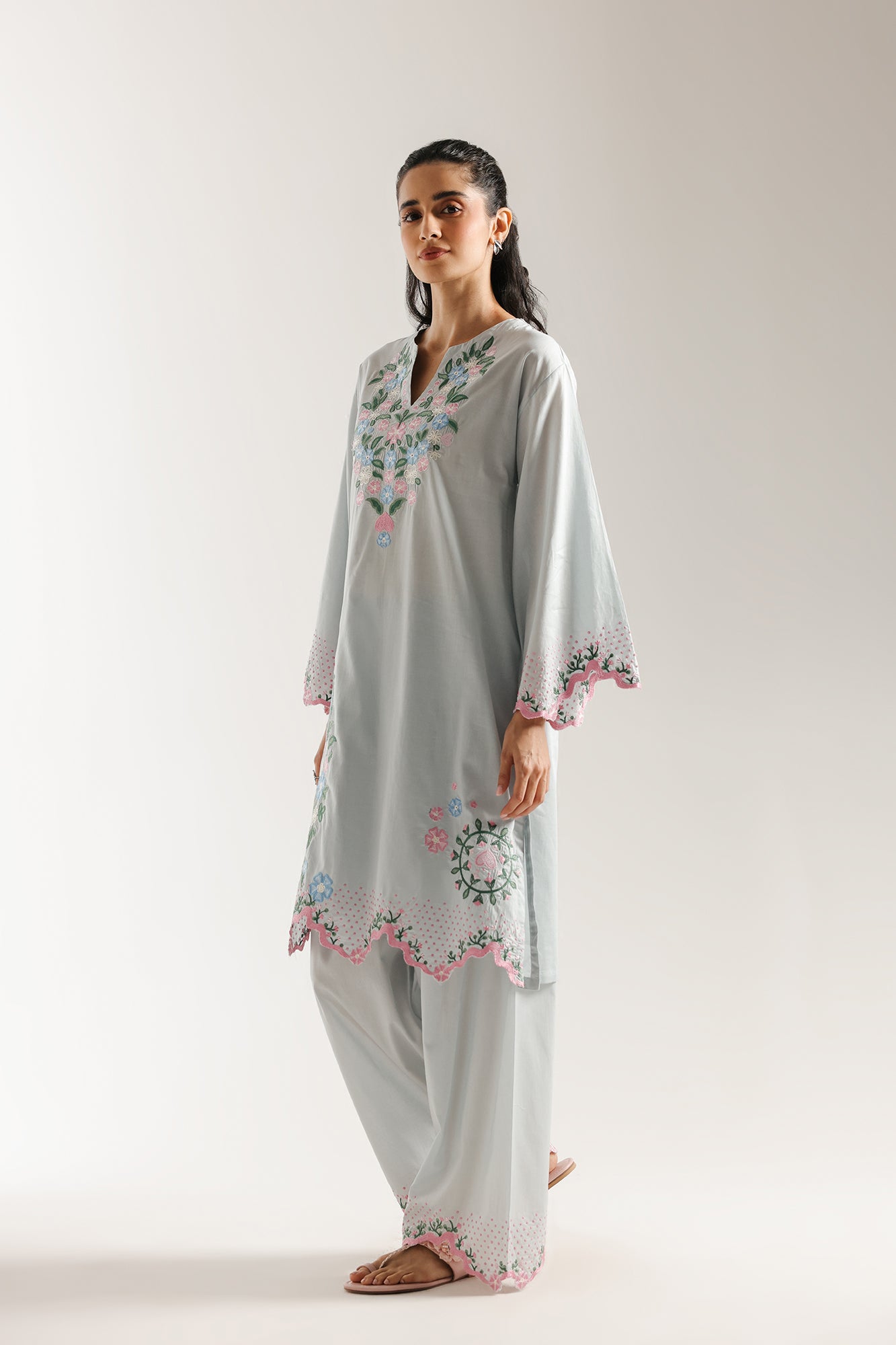 EMBROIDERED SUIT (S9E6547/102/617) - Image 3